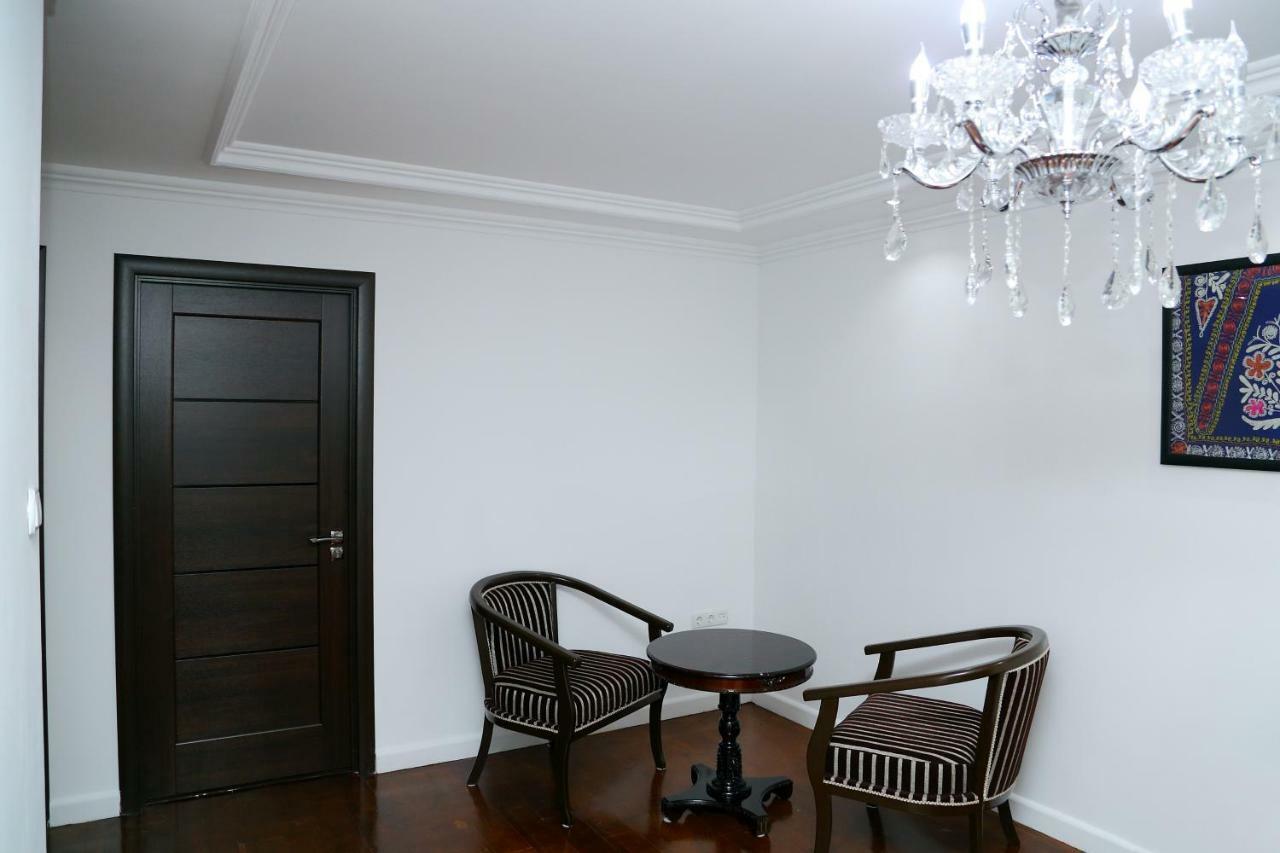 Apartment On Registon Kochasi Samarkand Luaran gambar